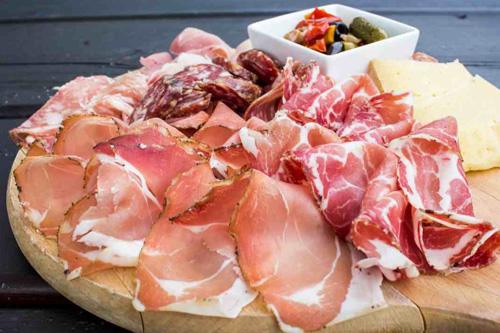 Tagliere di salumi e formaggi